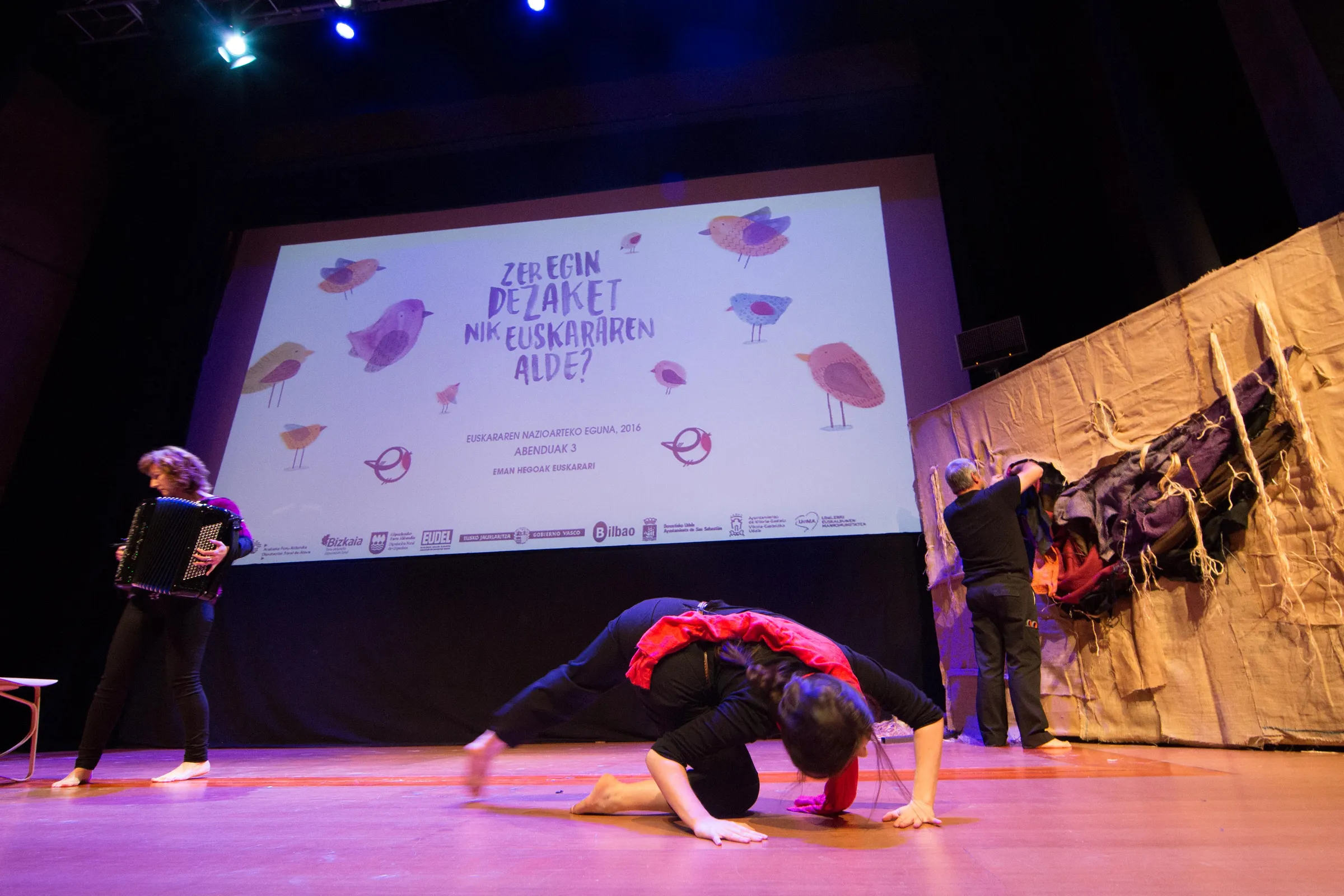2016_12_03_perform-txantx-2